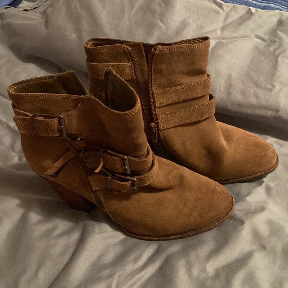 Women’s size 9 Gianni Bini boots